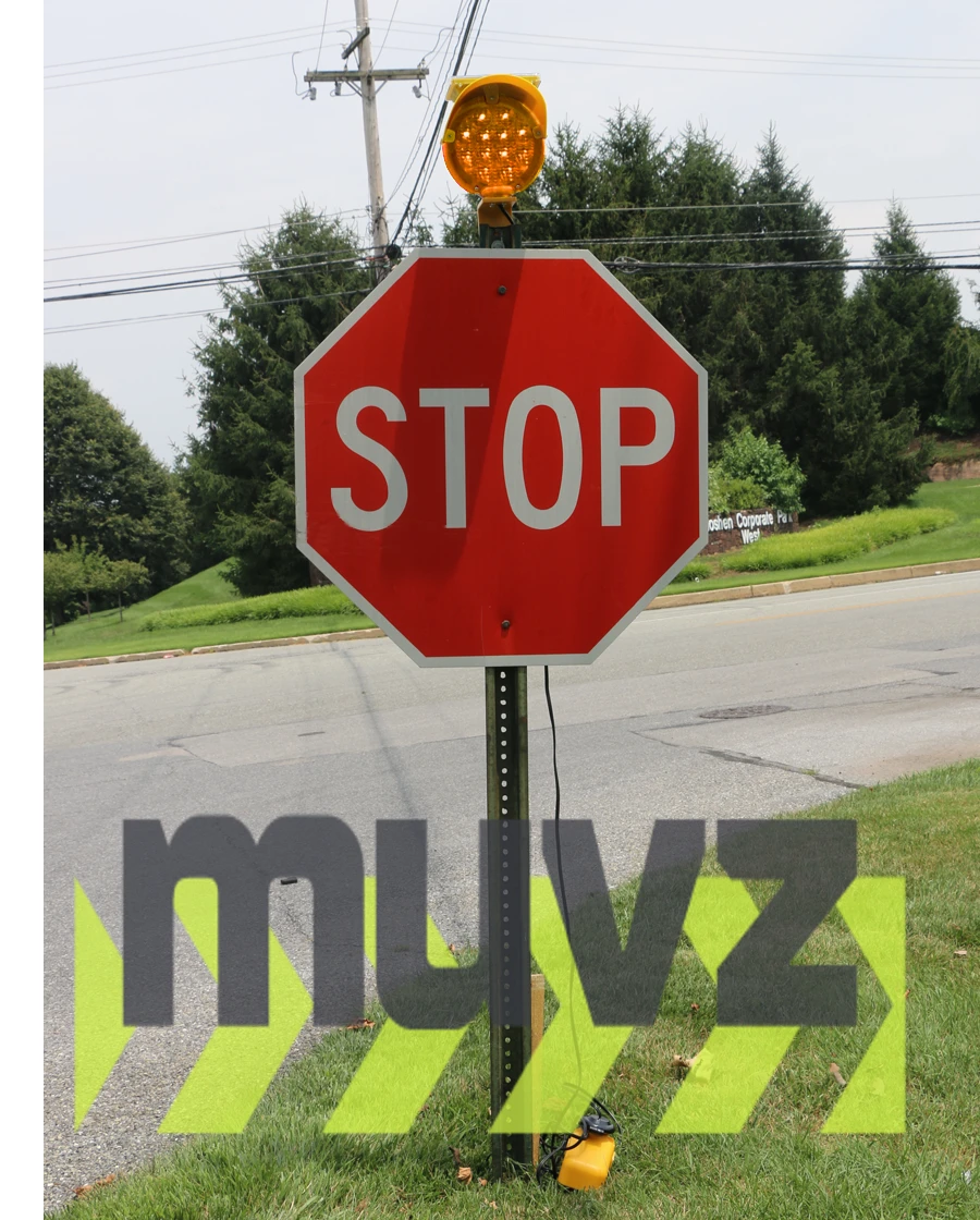 YELLOW Solar Assist B Flasher w/Mounting Bracket \u0026  15\u0027 Remote Battery Case