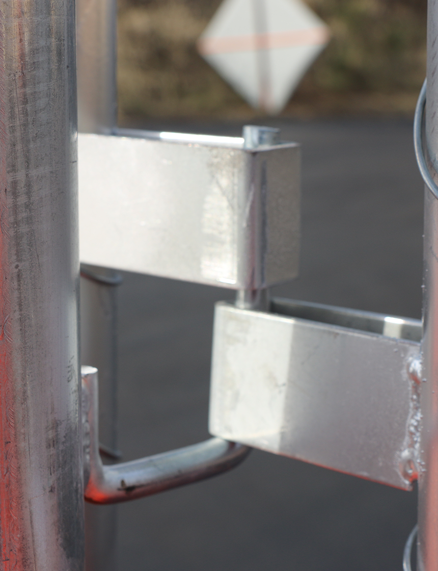 close up on interlocking fence mechanism